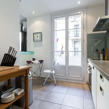 Sleeps 4 Air Con Wifi Cannes